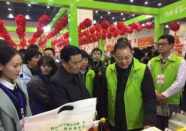 打造永不落幕的富民成果展——副省長武國定談精準(zhǔn)扶貧與農(nóng)副土特產(chǎn)品發(fā)展